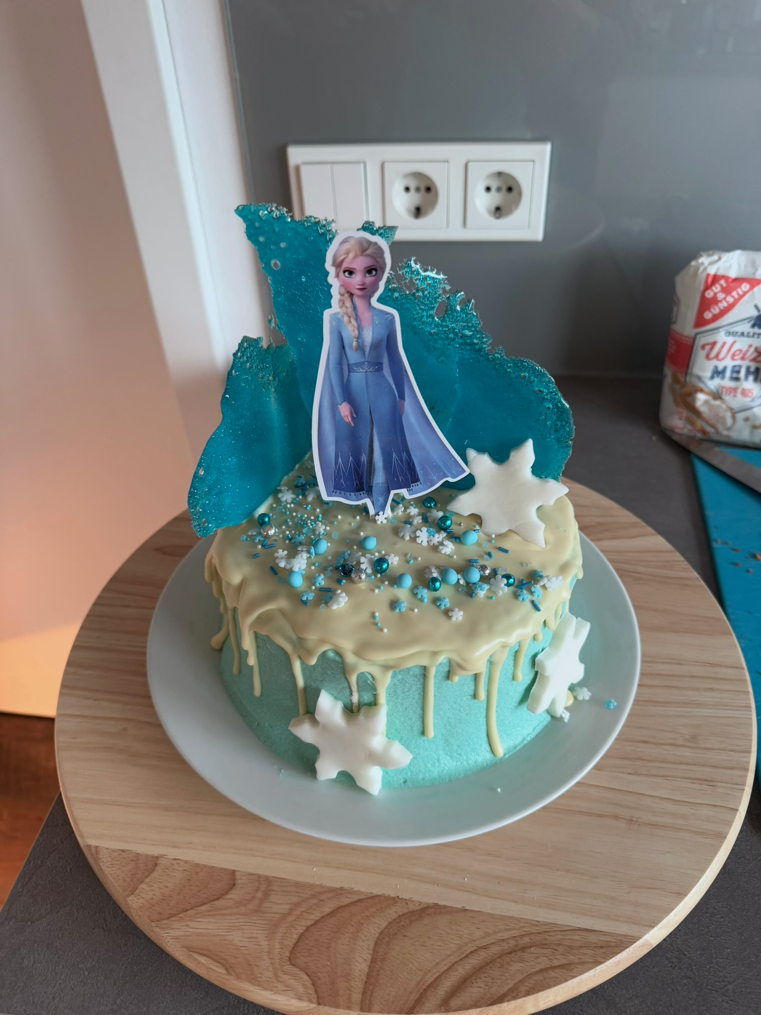 Eisige Elsa-Torte